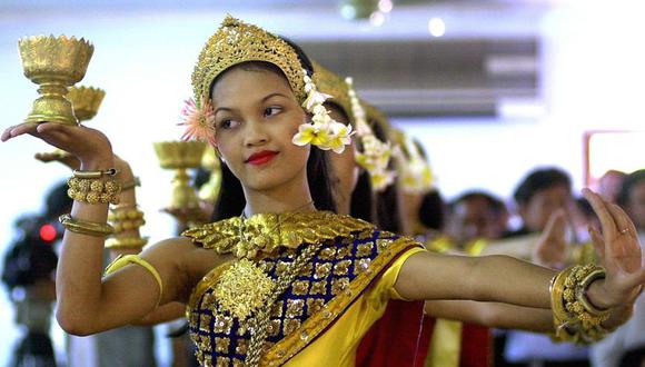 Imagen referencial de una mujer tradicional de Camboya. (AFP)