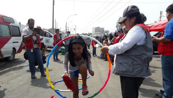 Unos 50 niños damnificados por el incendio de Comas participaron en actividades recreativas. (Foto: Juan Guillermo Lara)