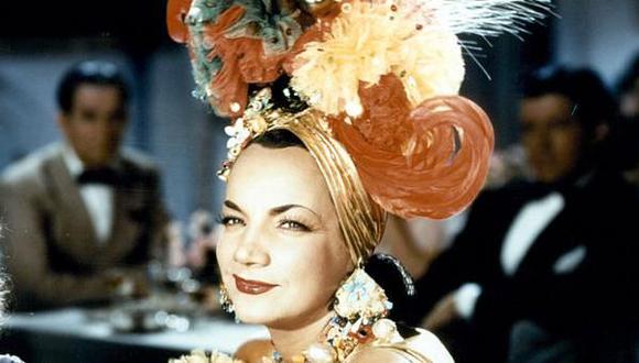 Carmen Miranda en película "A La Habana me voy", 1941, con uno de sus atuendos típicos. (Getty Images).