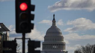 12 senadores republicanos dan la espalda a Trump y anulan emergencia nacional