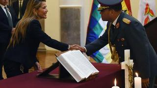 Bolivia: Jeanine Añez remueve al Alto Mando Militar como primera medida de Gobierno
