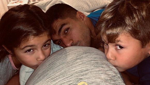Luis Suárez volverá a ser padre. El ariete del Barcelona le informó a todos la llegada de Lautaro, el último miembro de la numerosa familia. (Foto: Instagram)