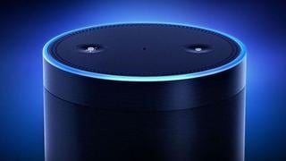 El peligro que significa hablar con los asistentes virtuales Siri y Alexa