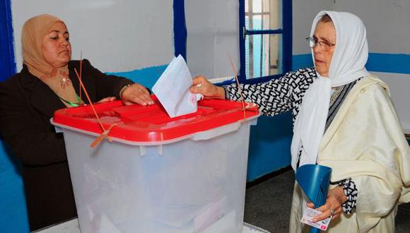 Túnez celebra sus primeras elecciones presidenciales libres