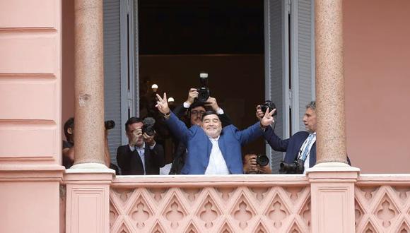 Diego Maradona se reunió con Alberto Fernández y salió al balcón de la Casa Rosada: ”¡No vuelven más!”  Foto: La Nación de Argentina/ GDA