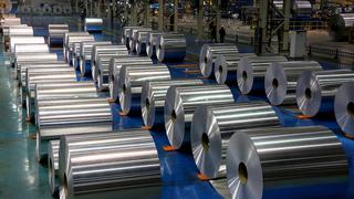 Aluminio avanza a nivel máximo de tres semanas, mientras que el precio del cobre retrocede