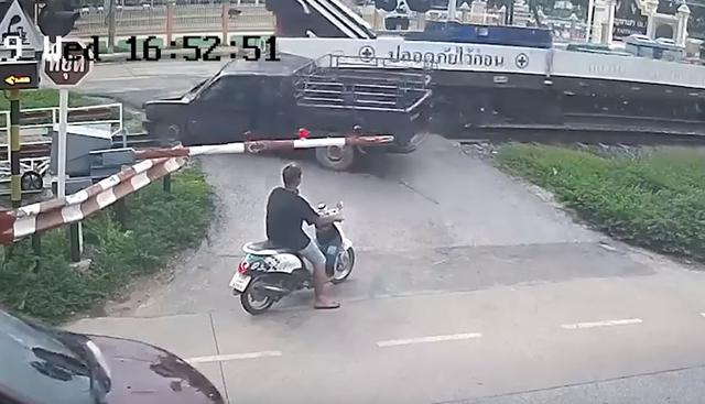 El hecho ocurrió a fines de junio pasado en una ciudad del norte de Tailandia | Foto: Captura de video YouTube
