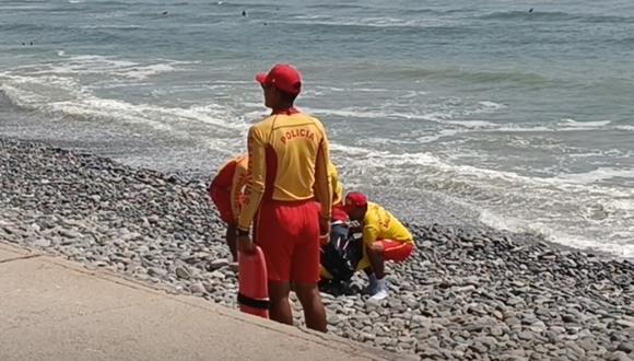 Hombre de 33 años fue hallado muerto en la playa Waikiki de Miraflores. (Foto: Captura/RPP)