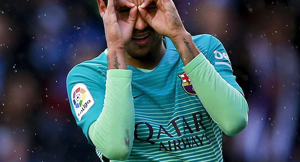 Neymar sorprendió a sus compañeros del FC Barcelona con un nuevo y llamativo look, lo que fue aprovechado por Luis Suárez y Gerard Piqué para hacerle bromas. (Foto: Getty Images)
