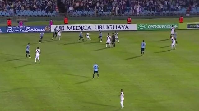 CUADROxCUADRO: el error de Guerrero que originó gol de Cavani - 8