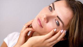 Cinco trucos caseros para desinflamar las ojeras y lucir radiante