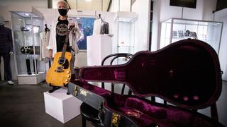 Kurt Cobain: guitarra que usó en el “MTV Unplugged” supera el millón de dólares en subasta