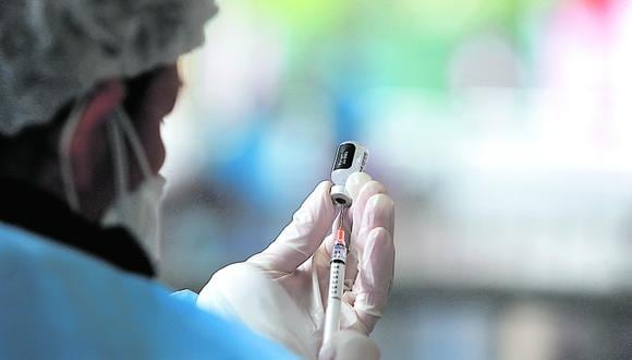 La vacunación contra el coronavirus sigue avanzando a nivel nacional. (Foto: Violeta Ayasta/ El Comercio)