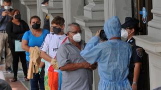 Cómo será el retorno al trabajo de los funcionarios públicos en Quito en pleno aumento de casos de coronavirus