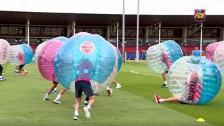 El divertido entrenamiento del Barcelona con pelotas gigantes
