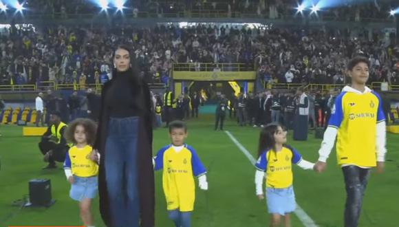 La familia de Cristiano Ronaldo dijo presente en su presentación en Al Nassr.