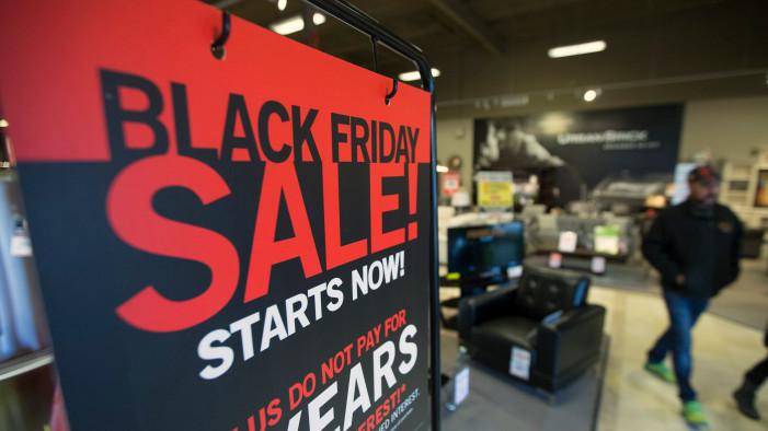 El viernes 29 de noviembre se celebra el Black Friday. En la siguiente fotogalería, conoce las empresas que lanzarán ofertas en esta fecha. (Getty Images)