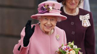 La reina Isabel II pasó la noche del miércoles al jueves ingresada en un hospital