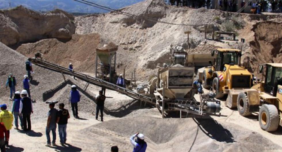 Entidades del Gobierno intervinieron una extractora ilegal de materiales de agregado por atentar contra el medio ambiente. (Foto: Andina)