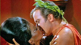 "Star Trek": ¿por qué este beso hizo historia en la TV? [VIDEO]