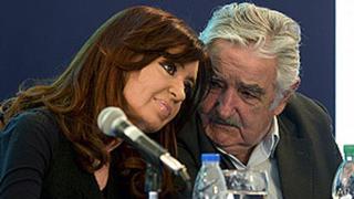 Presidente de Uruguay acusa a Argentina de hacer añicos Mercosur