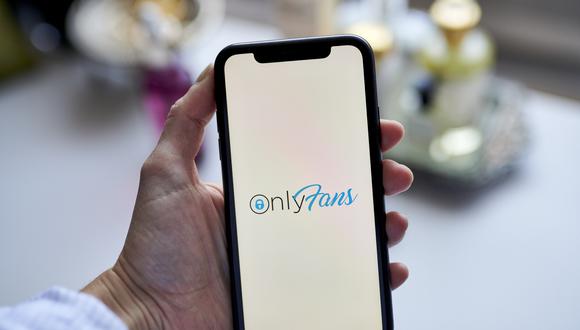 The OnlyFans logo on a smartphone arranged in New York, U.S., on Thursday, June 17, 2021. OnlyFans, a site where celebrities and adult-film stars charge admirers for access to videos and photos, is in talks to raise new funding at a company valuation of more than $1 billion, according to people with knowledge of the matter. Photographer: Gabby Jones/Bloomberg via Getty Images