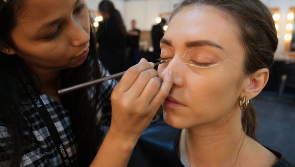 Consejos para que puedas maquillar correctamente esta zona de tu rostro.(Foto: Pexels)