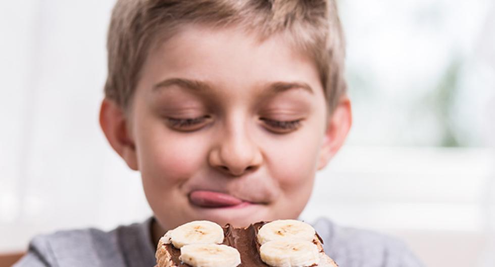 Estos son los errores que los padres suelen cometer al alimentar a sus hijos. (Foto: IStock)