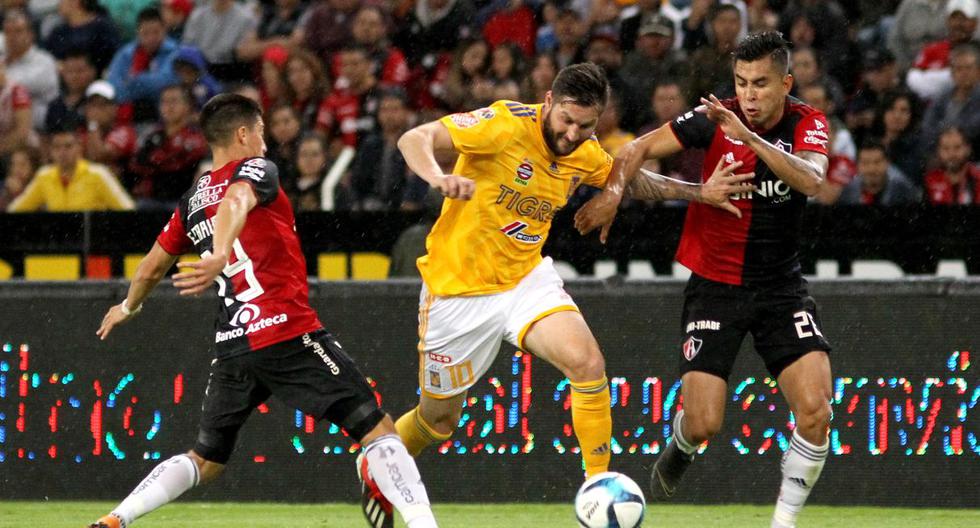 Tigres UANL vs. Atlas FC Tigres UANL se llevó el triunfo 10 en cancha