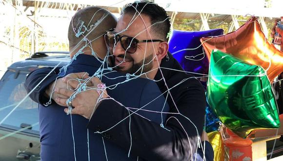 Eliut García y Omar Villafuerte se casaron el 6 de junio en el Puente Internacional Reynosa–Hidalgo/McAllen. (Matthew J. Richards).