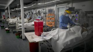 Argentina supera millón de casos de coronavirus, el país más pequeño en llegar a esta cifra 