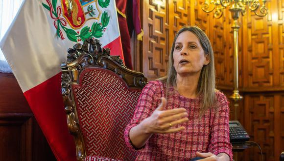 La presidenta del Congreso señaló que no participó en una reunión con Acción Popular en la que se haya evaluado la posibilidad de presentar una ley al respecto. (Foto: El Comercio)