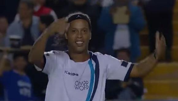 Ronaldinho celebró así en Querétaro. (Captura: YouTube)