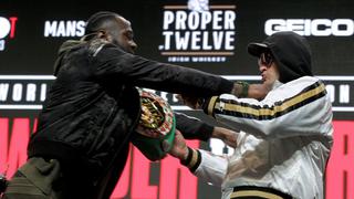 Deontay Wilder vs. Tyson Fury II: empujones, insultos y agresiones en la conferencia previa al combate del sábado | VIDEO