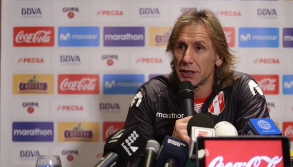 Ricardo Gareca atendió a la prensa para resolver sus dudas respecto al partido entre Perú y Holanda. El 'Tigre' no confirmó ni el once inicial ni la presencia de Luis Advíncula. (Foto: FPF)