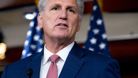 En esta foto de archivo tomada el 9 de junio de 2022, el líder de la minoría de la Cámara de Representantes, Kevin McCarthy, republicano de California, da una conferencia de prensa en Washington, DC. (Foto de SAUL LOEB / AFP)