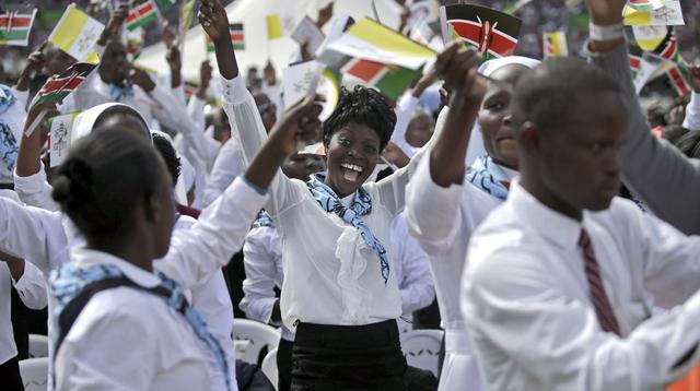 El papa Francisco deja Kenia y ahora recorre Uganda - 7