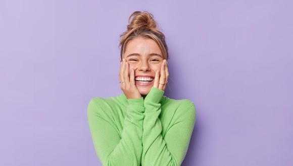 La risa es una actividad que puede tener numerosos beneficios psicológicos para el desarrollo personal. Por esta razón, es importante cultivar el sentido del humor y buscar oportunidades para reír en la vida cotidiana.