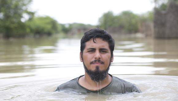 En marzo del 2017, cuando Rafael Ballón Adrianzén se enteró del desborde del río Piura, cogió sus implementos de buzo y fue a Catacaos a ayudar: salvó a más de 50 personas en tres días. (Foto: Rosario Seminario)