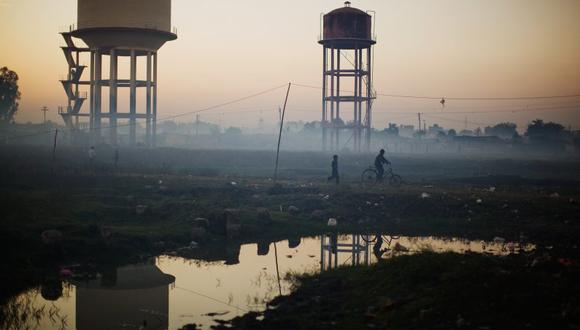 El escape de gases tóxicos de una empresa insecticida en Bhopal, India, causó la muerte de miles de personas. (Foto: Getty Images)