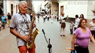 Jean Pierre Magnet se convirtió en músico ambulante [VIDEO]