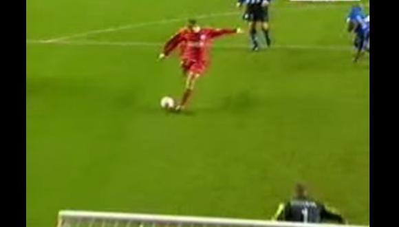 Steven Gerrard y su primer gol con la camiseta del Liverpool