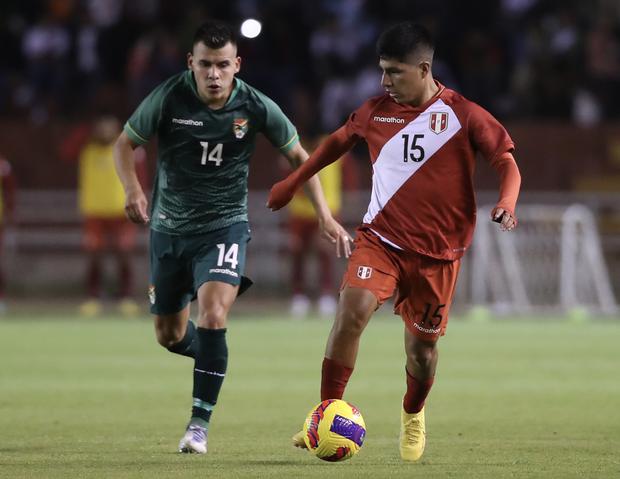 Piero Quispe started for the first time with the Peruvian team.  (Photo: FPF)