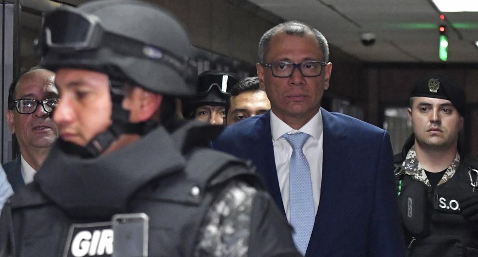 Ex-Vice President Glas leaves hospital and returns to Ecuador’s maximum security prison