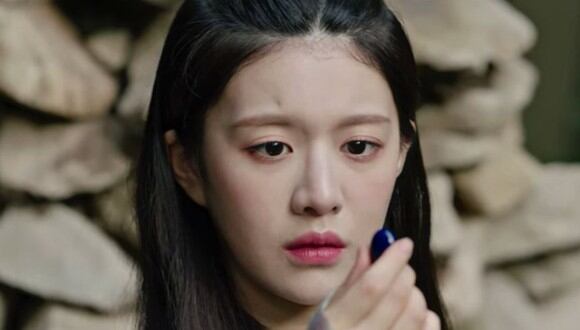 Go Yoon-jung regresó a la temporada 2 de “Alquimia de almas” como Jin Bu-yeon, la hija mayor de la familia Jin (Foto: tvN y Netflix)