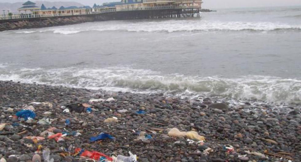 Año Nuevo: bañistas dejaron asquerosas las playas de Costa Verde. (Foto: Pinterest)