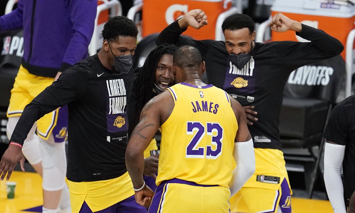 Lakers vs. Suns: las imágenes del Game 3 de la primera ronda de los NBA PlayOffs | Foto: AP