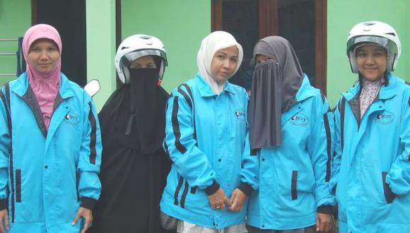 Un negocio en auge: Los mototaxis para musulmanas en Indonesia