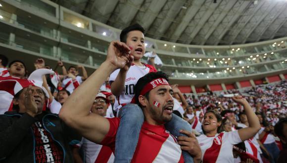 Miles de hinchas colmaron las gradas del Estadio Nacional para presenciar el Perú vs. Ecuador | Fotos: Violeta Ayasta/Giancarlo Ávila