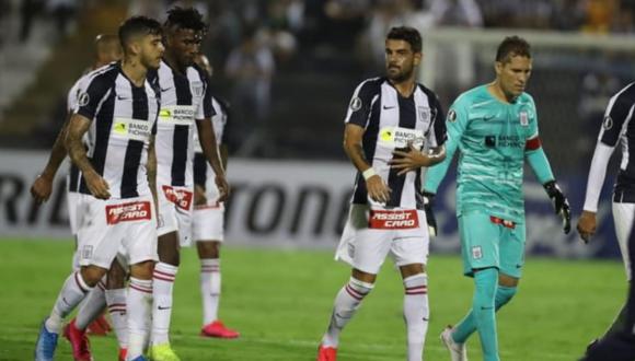 Alianza Lima perdió ante Nacional de Uruguay en su debut por Copa Libertadores.